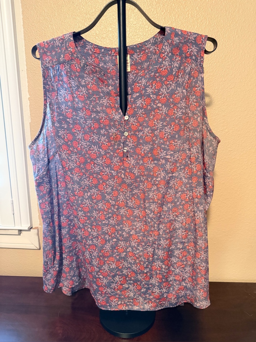 Faded Glory Blue Sleeveless Floral Henley Camisole